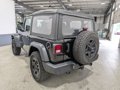 Used 2020 Jeep Wrangler Sport AWD/4WD image 4