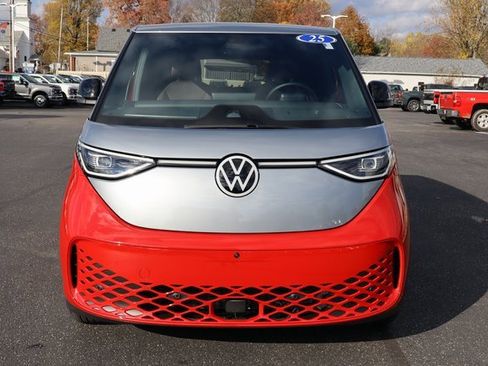 Used 2025 Volkswagen ID. Buzz Pro S Plus image 12