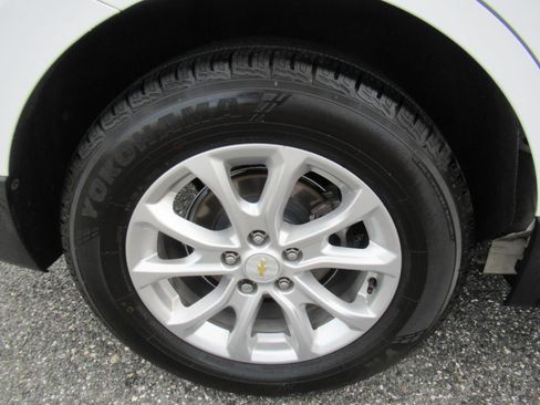 Used 2018 Chevrolet Equinox LT FWD image 8