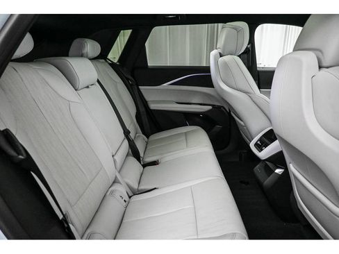 Certified 2024 Cadillac Lyriq Luxury AWD/4WD image 20