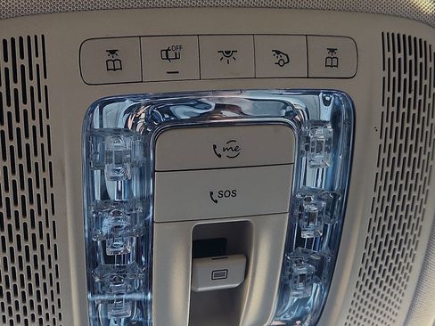 Used 2020 Mercedes-Benz GLE 350 4MATIC w/ Premium Package image 21