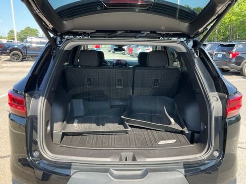 Used 2024 Chevrolet Blazer LT w/ Convenience Package FWD image 17