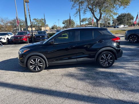 Used 2020 Nissan Kicks SV image 11