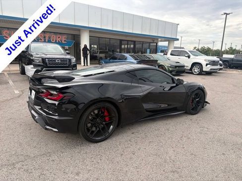 Used 2025 Chevrolet Corvette Z06 RWD image 3