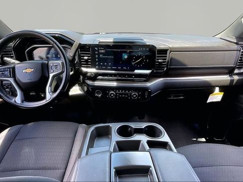 Used 2023 Chevrolet Silverado 1500 LT AWD/4WD image 7