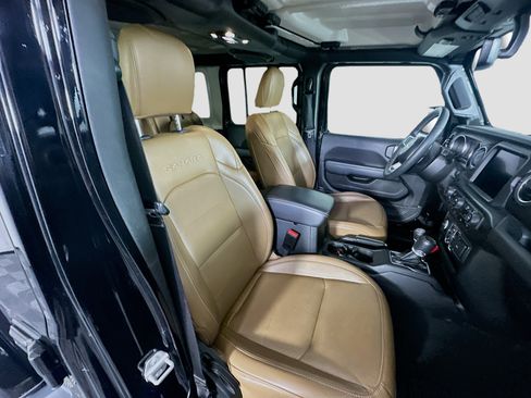 Used 2023 Jeep Wrangler Unlimited Sahara AWD/4WD image 30