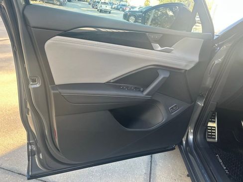 New 2026 Volkswagen Tiguan SE R-Line FWD image 51