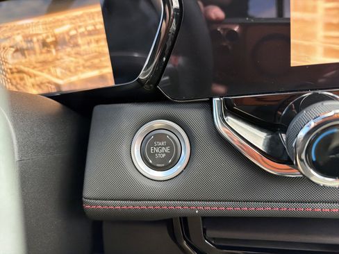 Used 2023 Chevrolet Colorado Z71 w/ Z71 Convenience Package 2 image 17