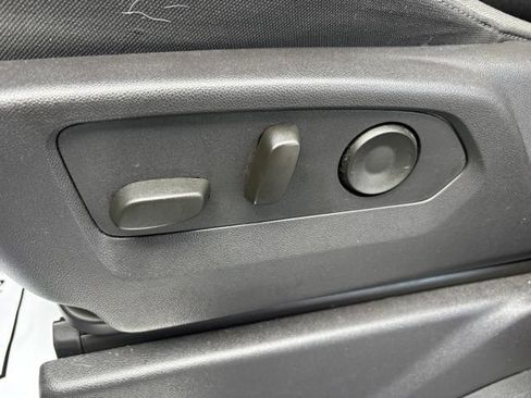 Used 2024 Chevrolet Silverado 1500 LT AWD/4WD image 25