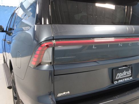 New 2025 Lincoln Navigator Reserve w/ Jet Appearance Package image 40