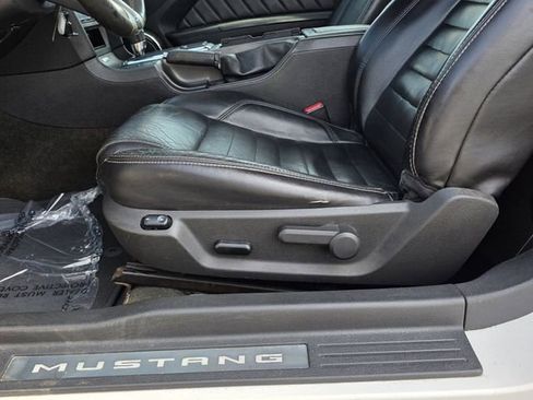 Used 2013 Ford Mustang Premium RWD image 11