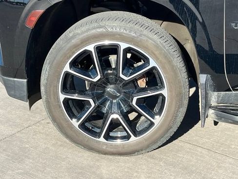 Used 2024 Chevrolet Tahoe RST w/ Sport Performance Package AWD/4WD image 5