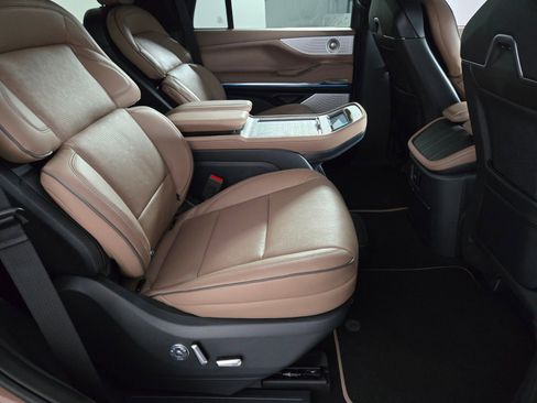 New 2026 Lincoln Navigator Black Label AWD/4WD image 19