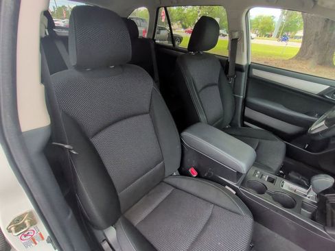 Used 2016 Subaru Outback 2.5i Premium image 22