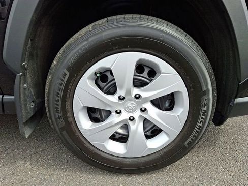 Certified 2024 Toyota RAV4 LE AWD/4WD image 8