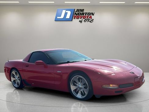 Used 1999 Chevrolet Corvette Coupe RWD image 3