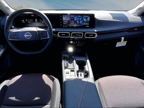 New 2027 Nissan Sentra SR w/ Floor Mat Package FWD image 5