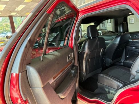 Used 2019 Ford Explorer Limited AWD/4WD image 29