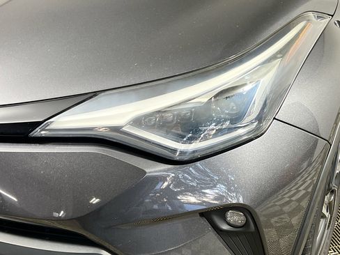 Used 2021 Toyota C-HR Limited image 12