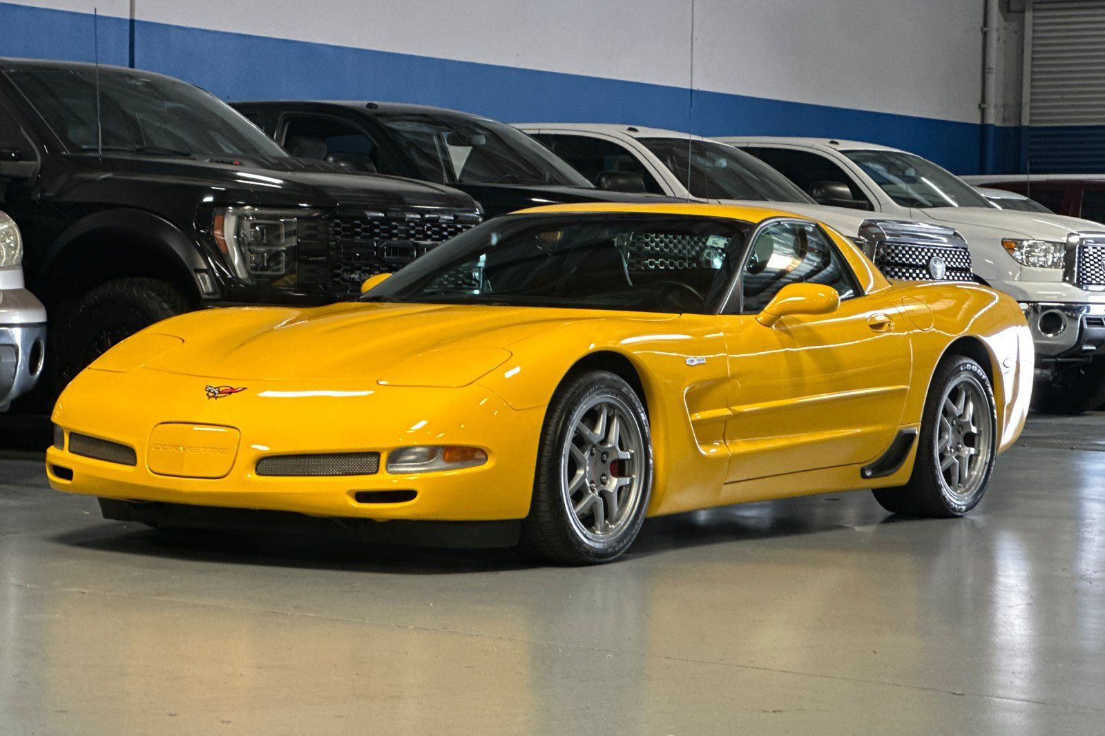 Used 2004 Chevrolet Corvette Z06 w/ Memory Package RWD image 8
