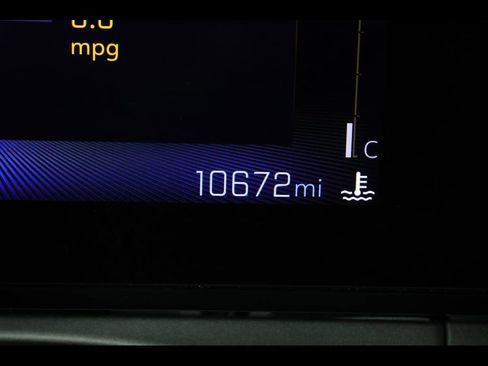 Used 2025 Chevrolet Trax LT FWD image 23