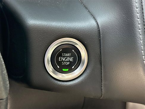 Used 2024 Chevrolet Suburban LT image 15