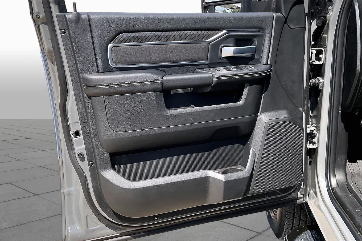 New 2027 RAM 3500 Big Horn AWD/4WD image 10