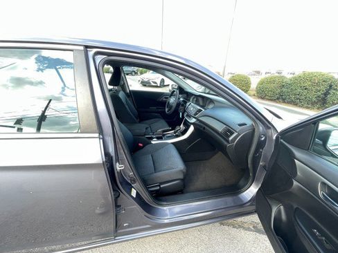 Used 2014 Honda Accord LX image 18