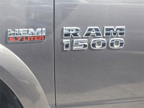 Used 2018 RAM 1500 Laramie image 12