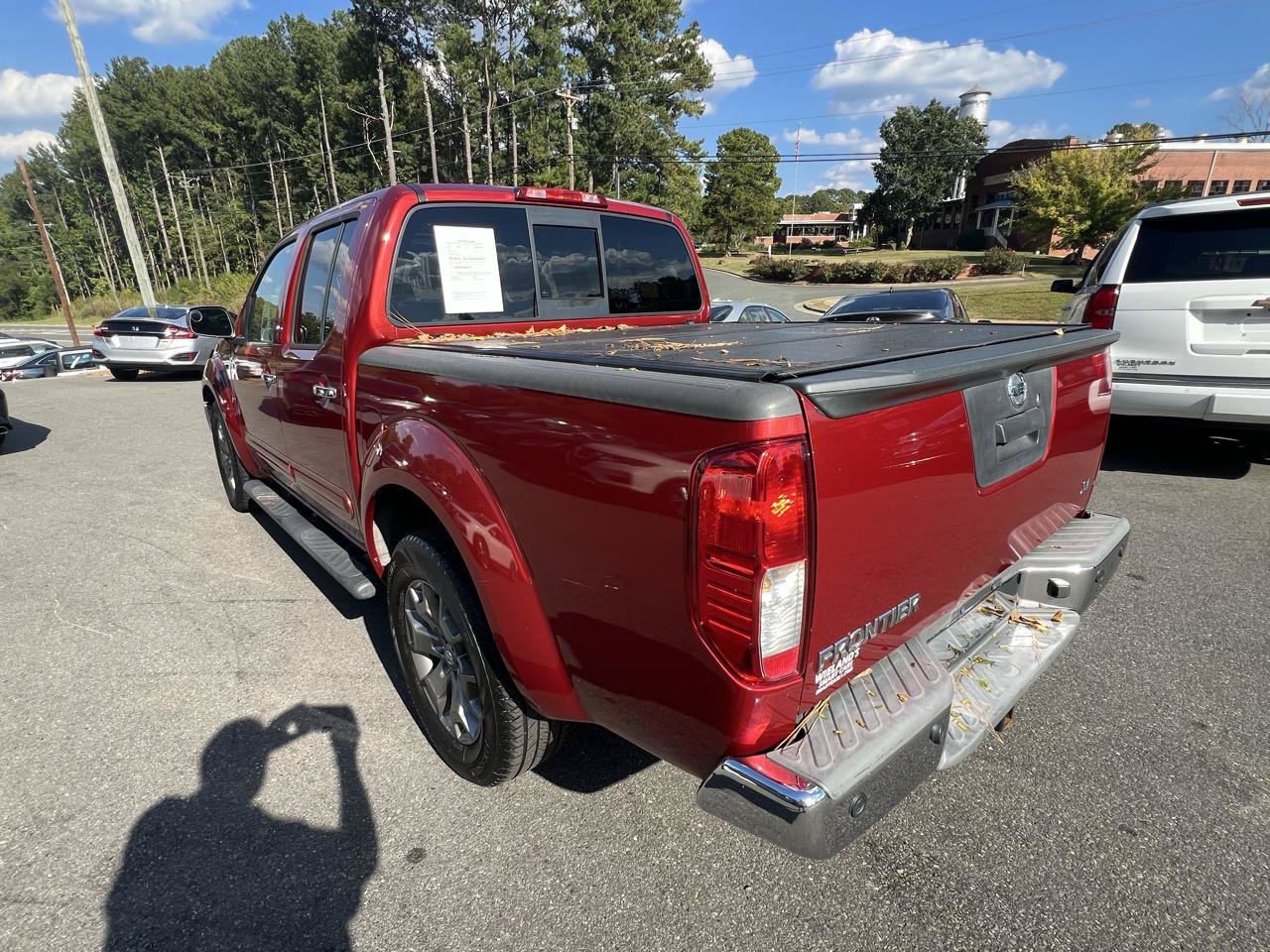 Used 2016 Nissan Frontier SL w/ Moonroof Package RWD image 3