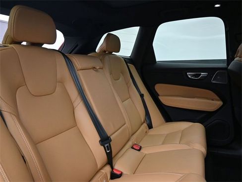 Used 2023 Volvo XC60 B5 Ultimate w/ Protection Package Premier image 34