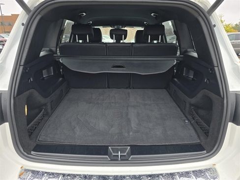 Used 2023 Mercedes-Benz GLB 250 4MATIC w/ Premium Package image 21