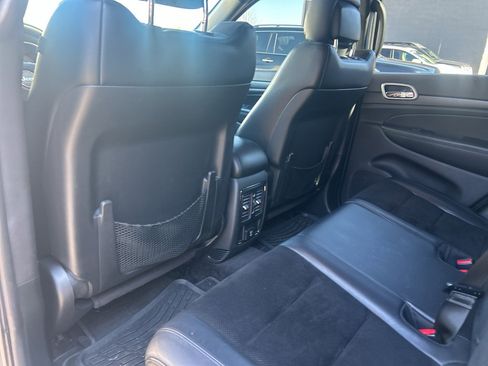 Used 2018 Jeep Grand Cherokee Altitude image 12