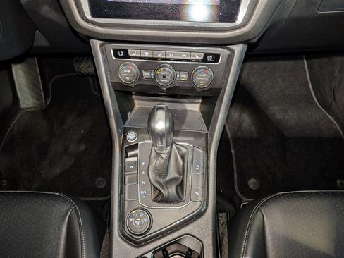 Used 2019 Volkswagen Tiguan SEL image 42