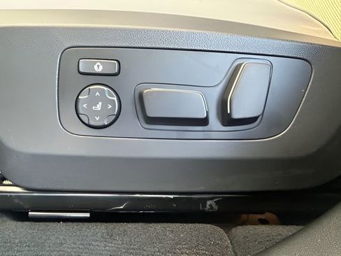 Used 2026 BMW X3 xDrive30 w/ Premium Package image 19