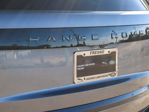 New 2026 Land Rover Range Rover Long Wheelbase SE image 12