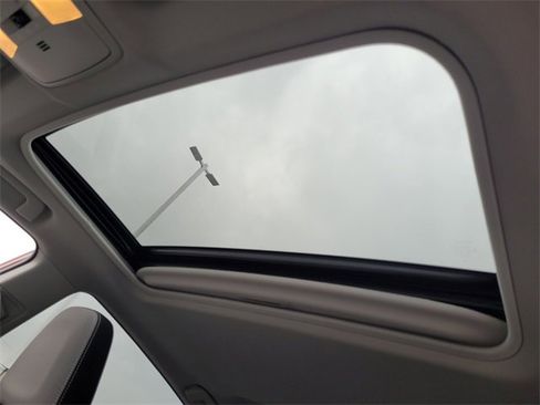 Used 2017 Toyota RAV4 XLE w/ Premium Special Value Package image 18