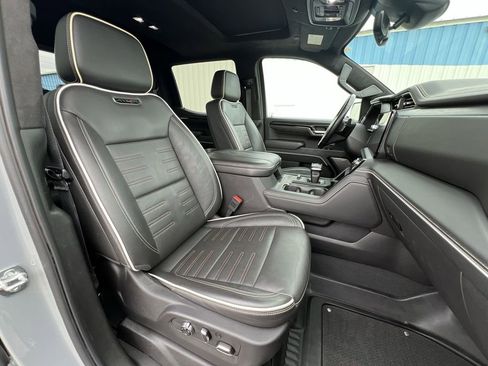 Certified 2025 GMC Sierra 1500 AT4X image 29