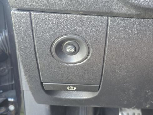 Used 2009 Dodge Challenger R/T RWD image 17