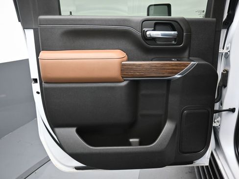 Used 2022 Chevrolet Silverado 2500 High Country w/ Safety Package II image 41