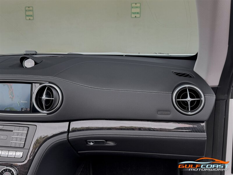Used 2019 Mercedes-Benz SL 550 w/ Driver Assistance Package image 35