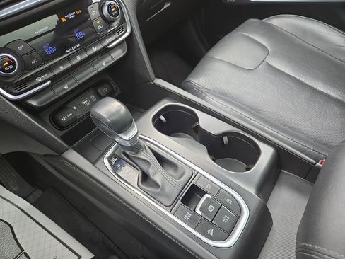 Used 2020 Hyundai Santa Fe SEL image 25
