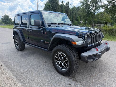 Used 2025 Jeep Wrangler Unlimited Rubicon AWD/4WD image 5