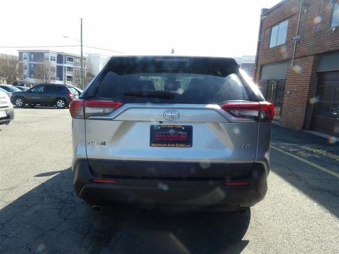 Used 2021 Toyota RAV4 LE w/ Carpet Mat Package (TMS) image 4