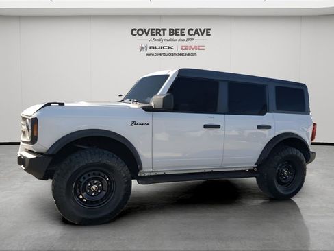 Used 2022 Ford Bronco Black Diamond image 4
