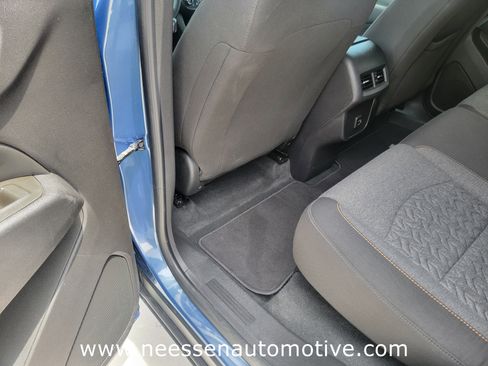 Used 2024 Chevrolet Equinox LT FWD image 13