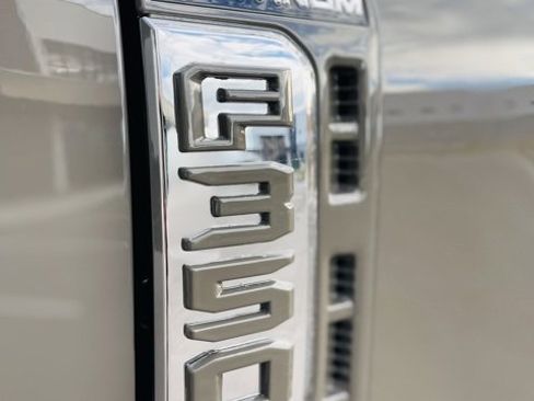 Used 2026 Ford F350 Platinum w/ Platinum Plus Package image 12