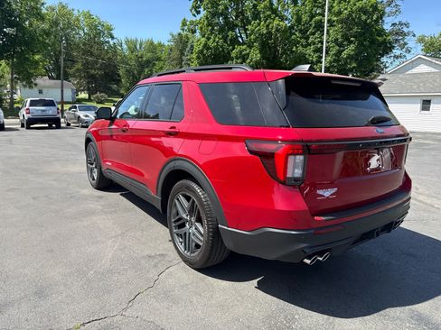 Used 2025 Ford Explorer ST AWD/4WD image 5