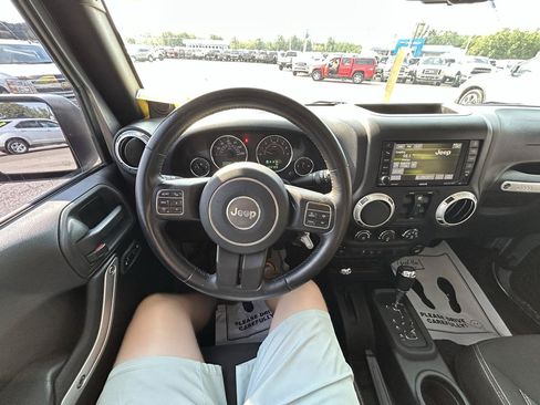 Used 2013 Jeep Wrangler Unlimited Sahara w/ Dual Top Group AWD/4WD image 29