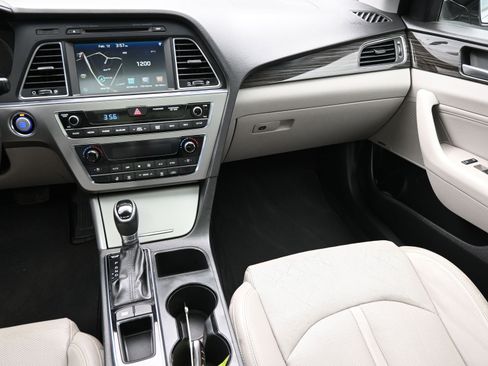 Used 2015 Hyundai Sonata Limited w/ Option Group 05 image 33
